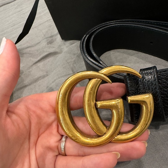 Gucci Leather belt with Double G
buckle GG MARMONT WIDE BELT
Size: 85 - Picture 7 of 13
